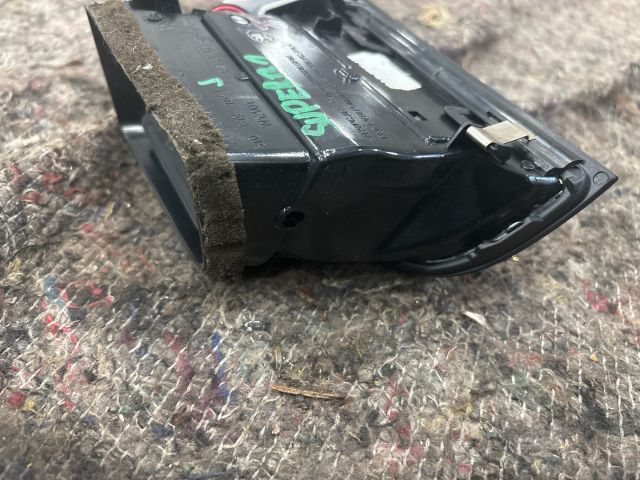 bontott SKODA SUPERB II Jobb Szellőző