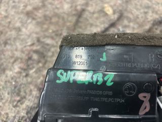 bontott SKODA SUPERB II Jobb Szellőző