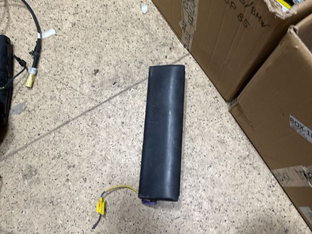 bontott SKODA SUPERB II Jobb Térdlégzsák