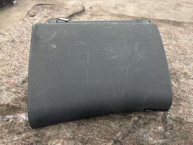 bontott SKODA SUPERB II Kesztyűtartó