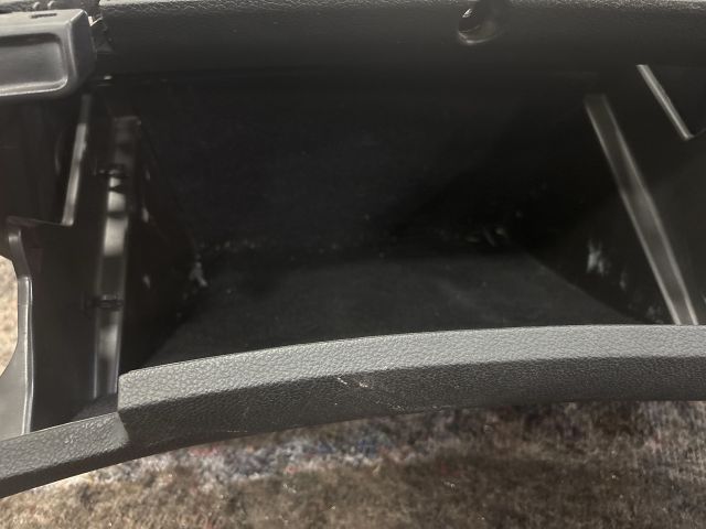 bontott SKODA SUPERB II Kesztyűtartó