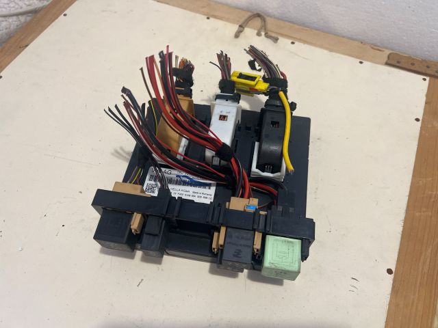 bontott SKODA SUPERB II Komfort Elektronika