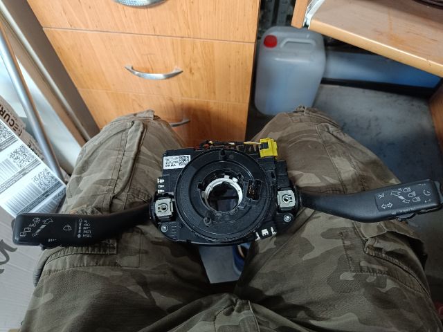 bontott SKODA SUPERB II Komplett Kormánykapcsoló (Bajuszkapcsoló)