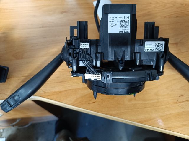 bontott SKODA SUPERB II Komplett Kormánykapcsoló (Bajuszkapcsoló)