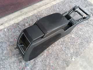 bontott SKODA SUPERB II Könyöklő