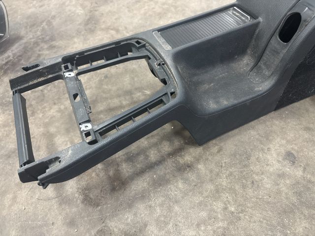 bontott SKODA SUPERB II Könyöklő