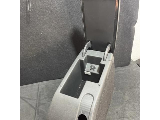 bontott SKODA SUPERB II Könyöklő