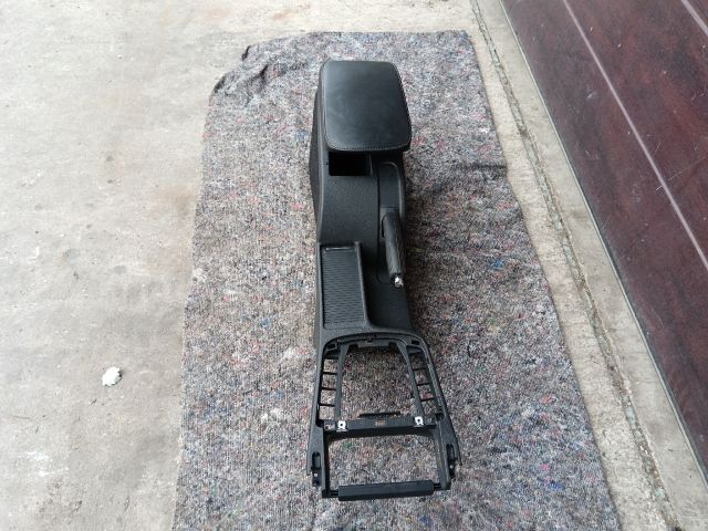 bontott SKODA SUPERB II Könyöklő