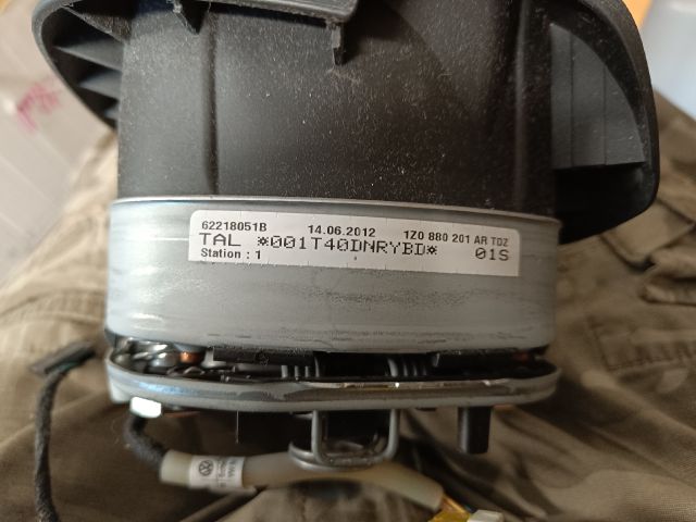 bontott SKODA SUPERB II Kormánylégzsák