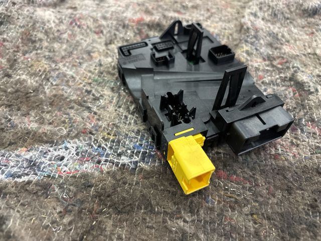 bontott SKODA SUPERB II Kormányoszlop Vezérlő