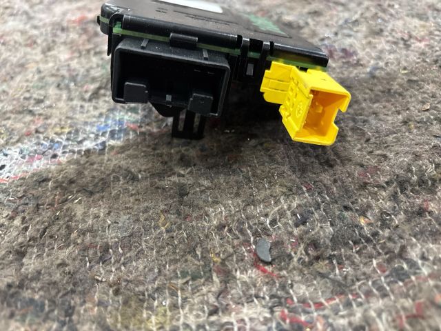 bontott SKODA SUPERB II Kormányoszlop Vezérlő