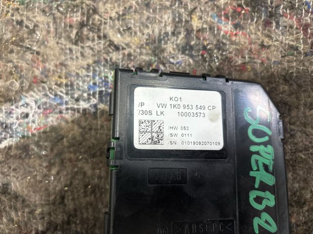 bontott SKODA SUPERB II Kormányoszlop Vezérlő