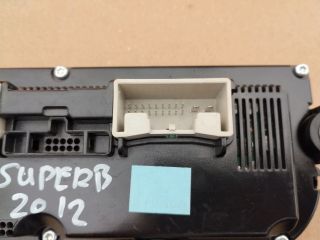 bontott SKODA SUPERB II Középkonzol Vezérlő Panel