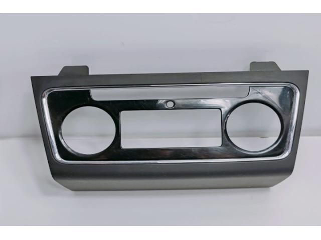 bontott SKODA SUPERB II Középső Műszerfal Díszléc