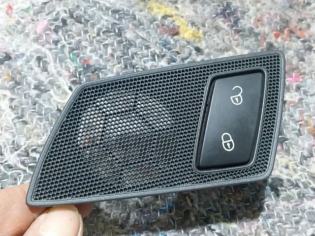 bontott SKODA SUPERB II Központizár Kapcsoló