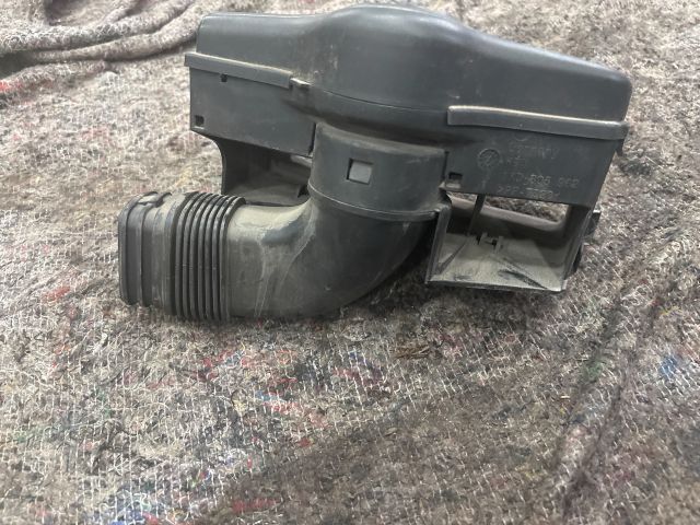 bontott SKODA SUPERB II Légbeömlő