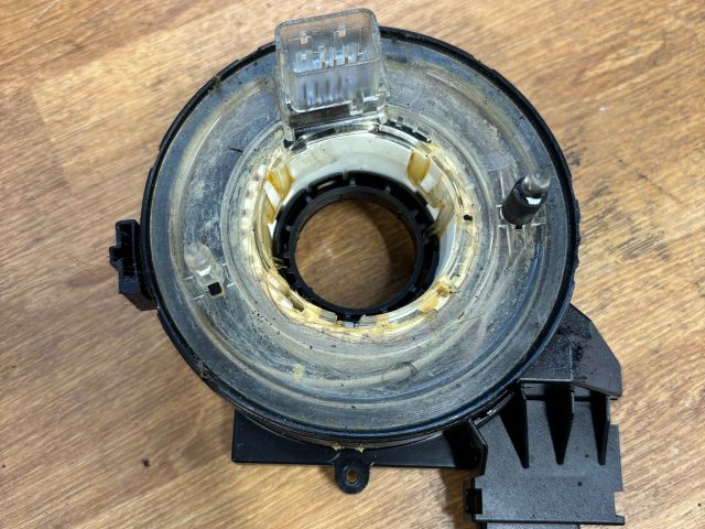 bontott SKODA SUPERB II Légzsák Átvezető Szalagkábel