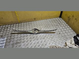 bontott SKODA SUPERB II Motorháztető Díszléc Első