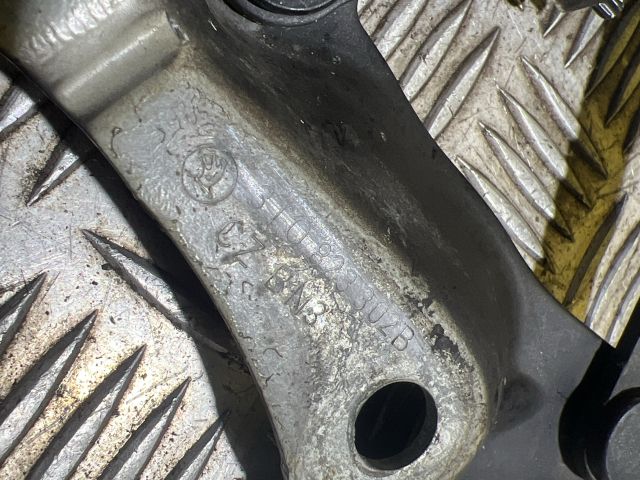 bontott SKODA SUPERB II Motorháztető Jobb Zsanér