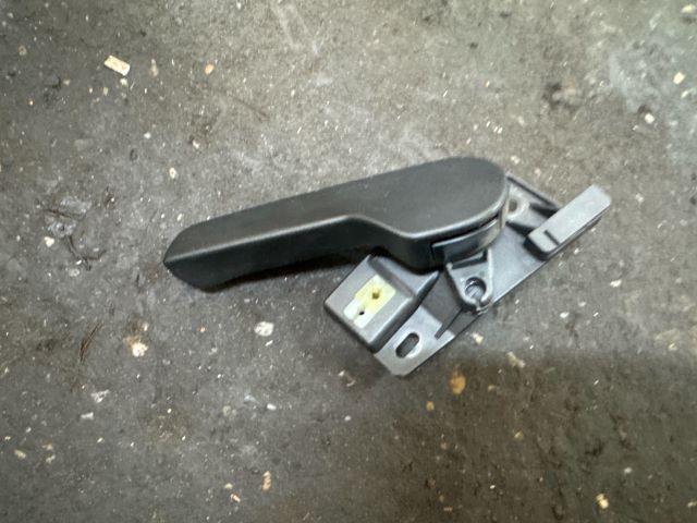 bontott SKODA SUPERB II Motorháztető Nyitó Kar / Gomb