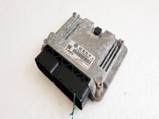 bontott SKODA SUPERB II Motorvezérlő