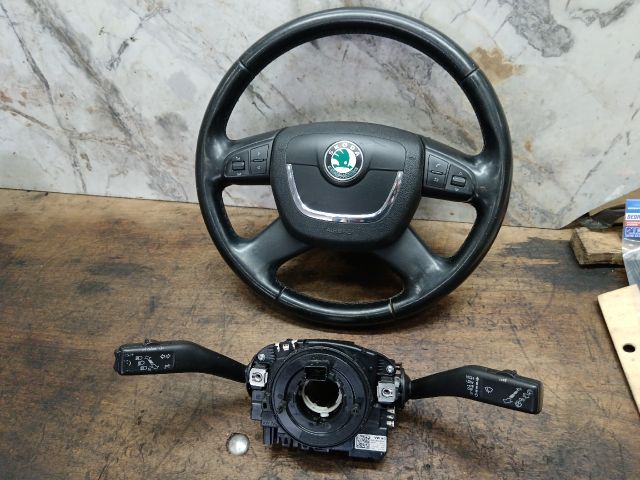 bontott SKODA SUPERB II Multikormány