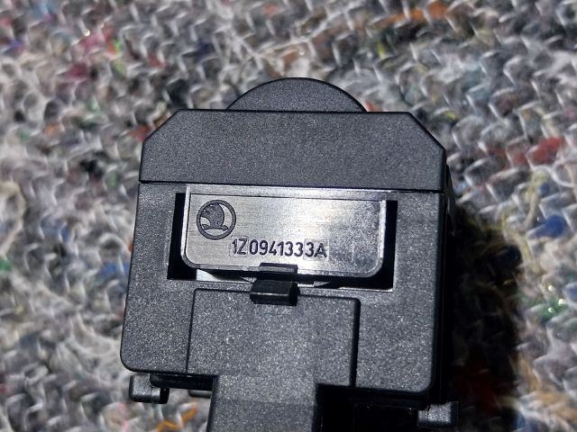 bontott SKODA SUPERB II Műszerfal Fényerő Szabályzó