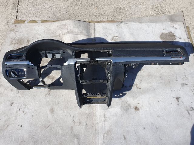 bontott SKODA SUPERB II Műszerfal Héj