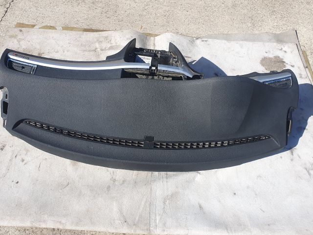 bontott SKODA SUPERB II Műszerfal Héj