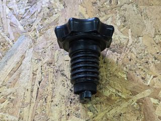 bontott SKODA SUPERB II Pótkerék Rögzítő