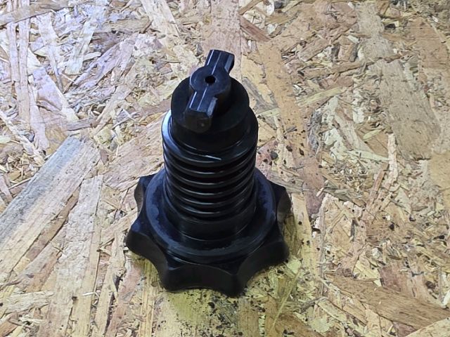 bontott SKODA SUPERB II Pótkerék Rögzítő