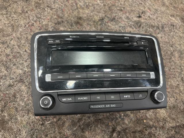 bontott SKODA SUPERB II Rádió / CD
