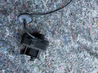 bontott SKODA SUPERB II Tankajtó Nyitó Kar / Gomb