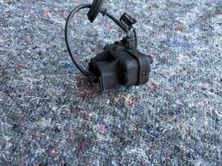 bontott SKODA SUPERB II Tankajtó Nyitó Kar / Gomb