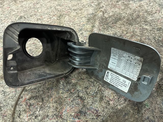 bontott SKODA SUPERB II Tankajtó