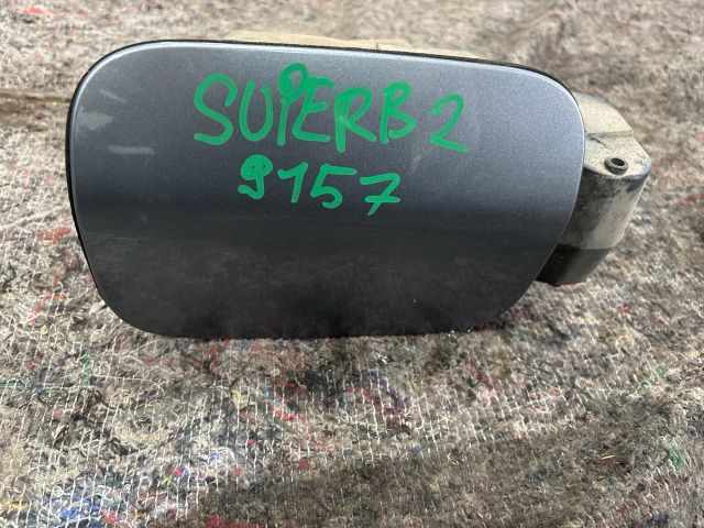 bontott SKODA SUPERB II Tankajtó