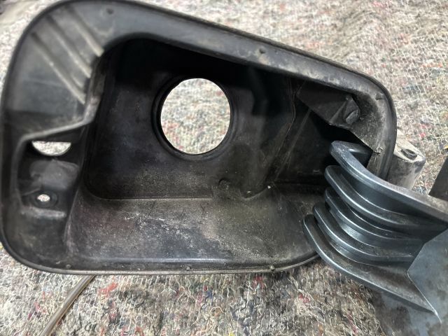 bontott SKODA SUPERB II Tankajtó