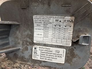 bontott SKODA SUPERB II Tankajtó