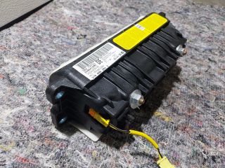 bontott SKODA SUPERB II Utasoldali Légzsák