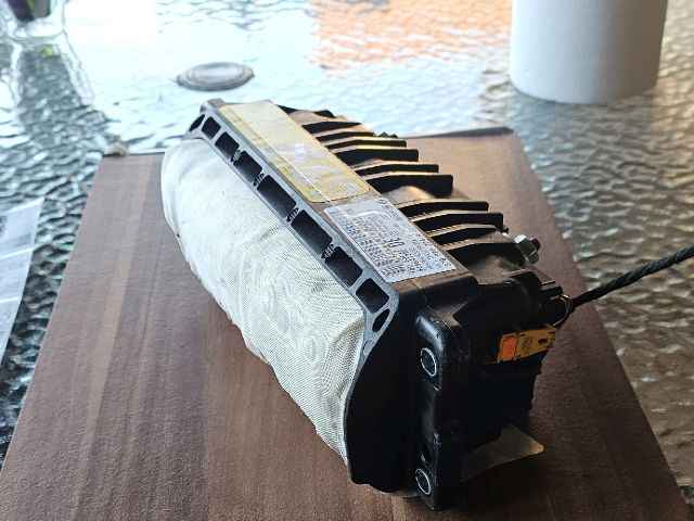 bontott SKODA SUPERB II Utasoldali Légzsák