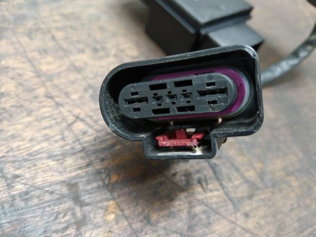 bontott SKODA SUPERB II Üzemanyag Befecskendező Vezérlő