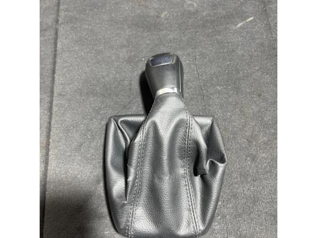 bontott SKODA SUPERB II Váltógomb