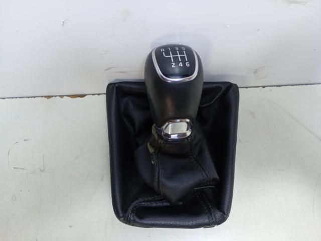 bontott SKODA SUPERB II Váltógomb