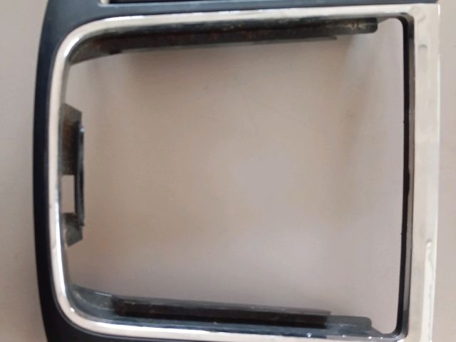 bontott SKODA SUPERB II Váltószoknya Rögzítő Keret