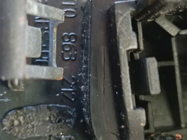 bontott SKODA SUPERB II Váltószoknya Rögzítő Keret