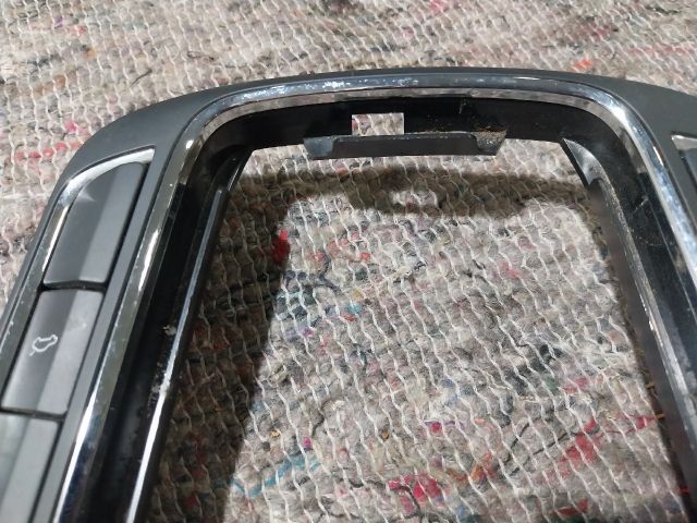 bontott SKODA SUPERB II Váltószoknya Rögzítő Keret