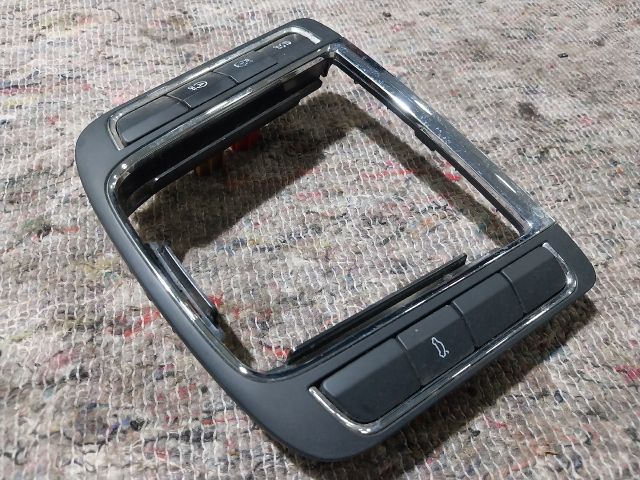 bontott SKODA SUPERB II Váltószoknya Rögzítő Keret