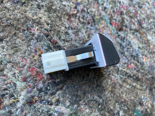 bontott SKODA SUPERB II Vészvillogó Kapcsoló