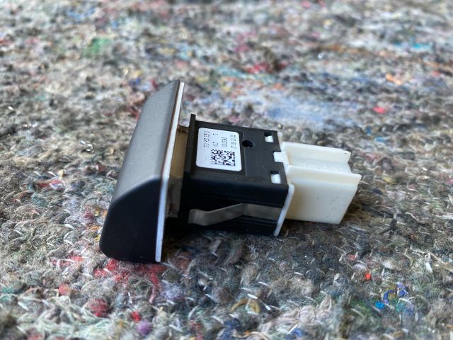 bontott SKODA SUPERB II Vészvillogó Kapcsoló