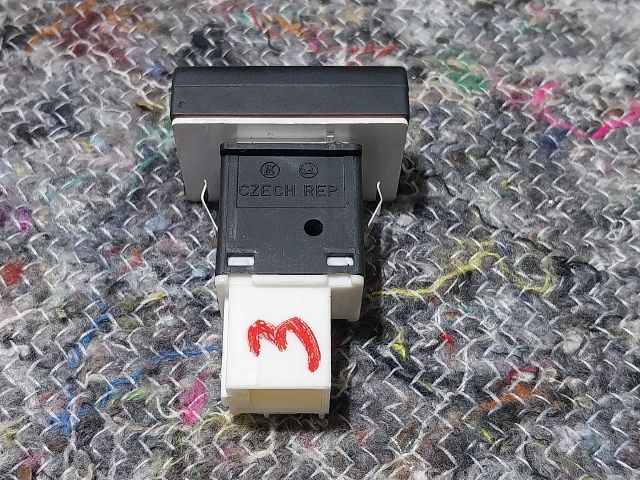 bontott SKODA SUPERB II Vészvillogó Kapcsoló